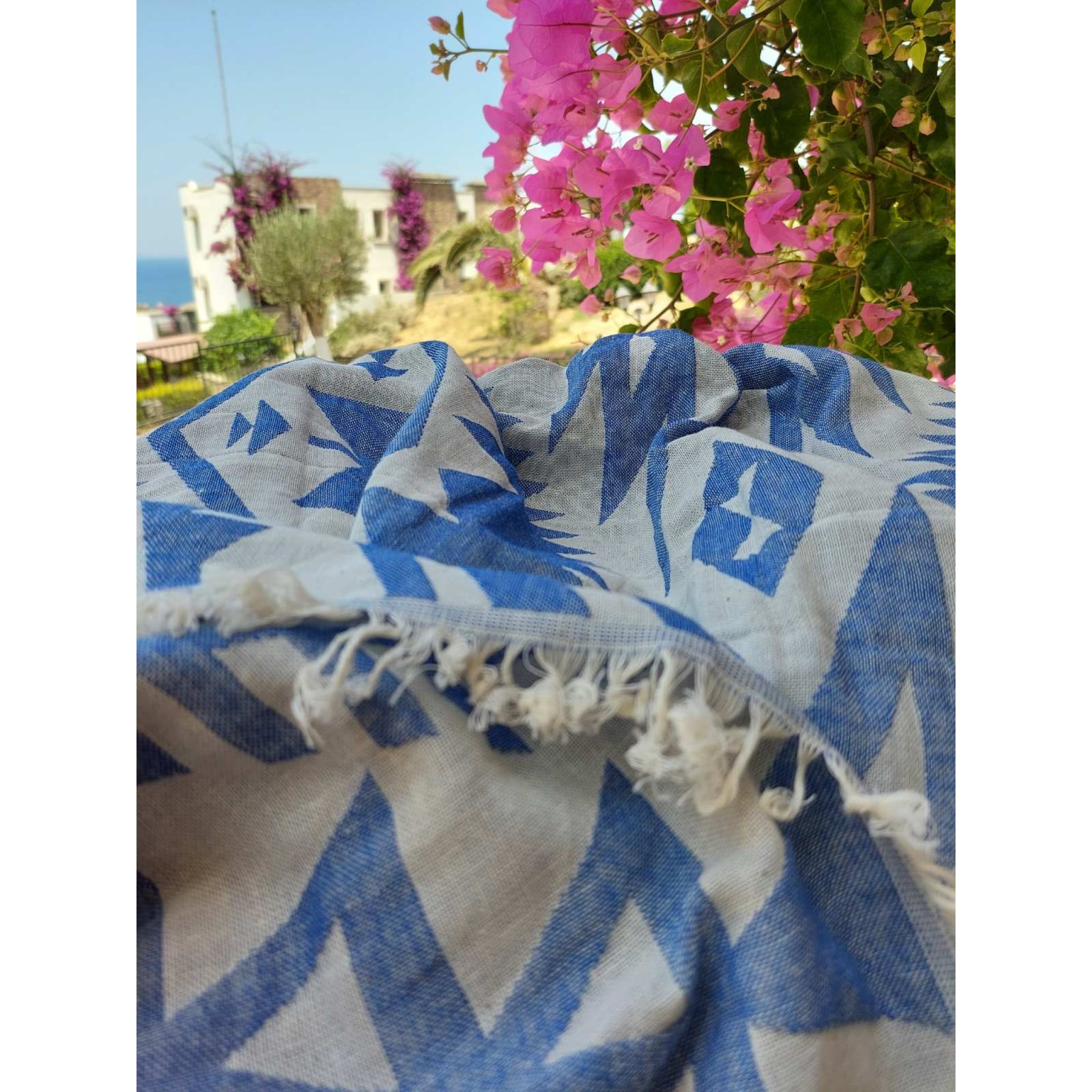 Двулицев пещемал Azteca