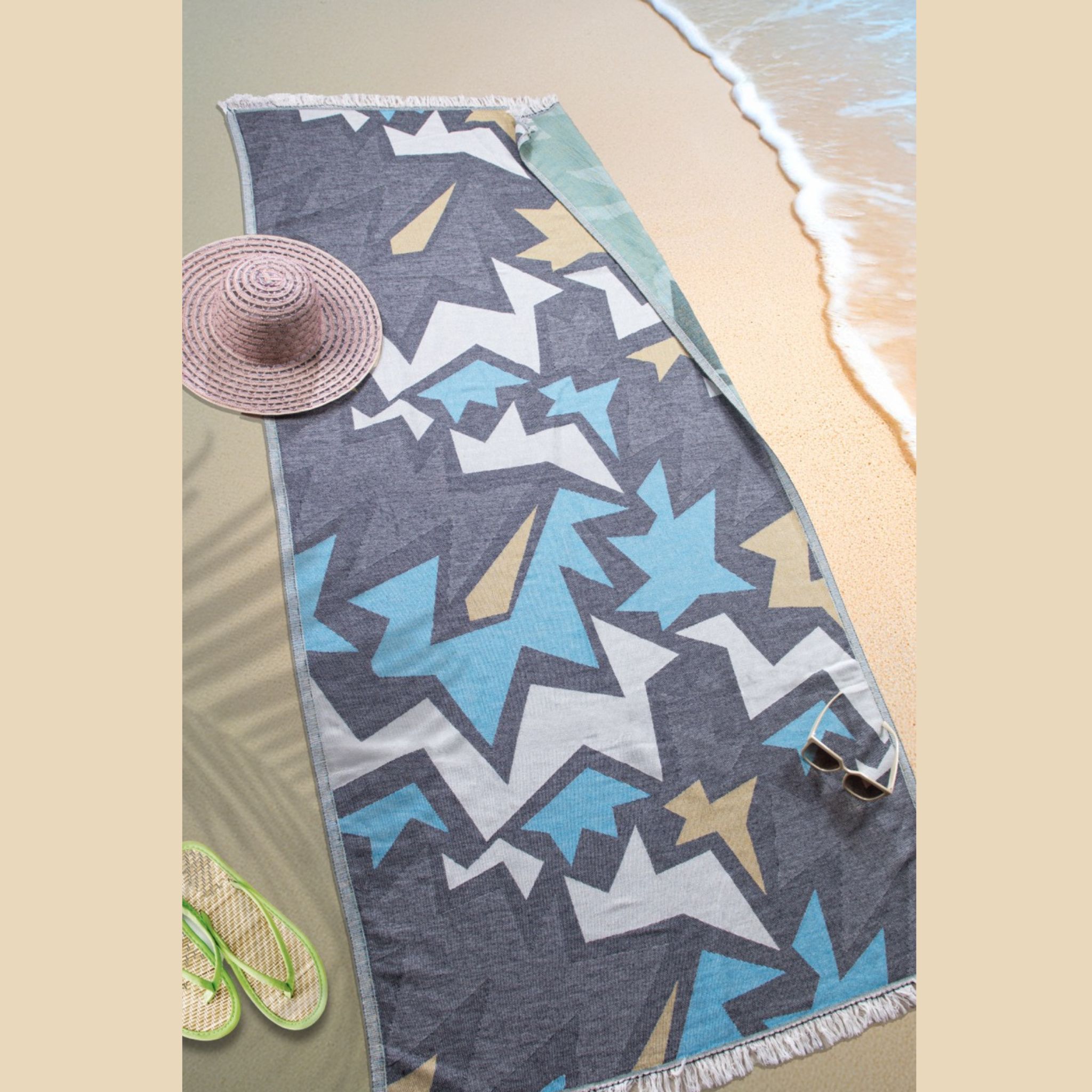 Двулицев пещемал Star Turquoise